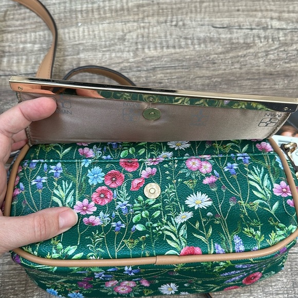 NWT HSN IMAN Global Chic Floral Print Crossbody Bag Green - Picture 6 of 7